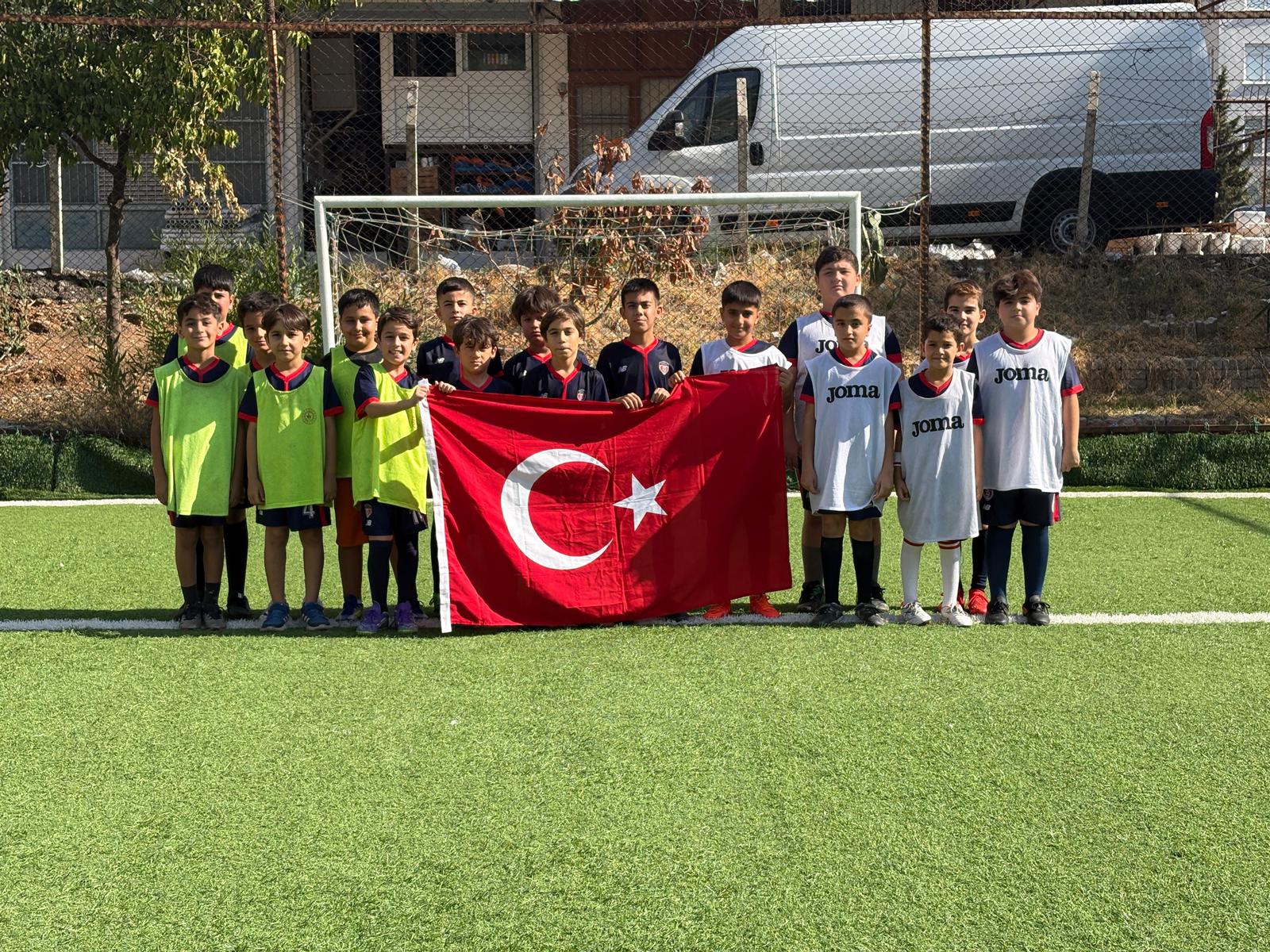 Şampiyon Çocuk FK galeri fotoğrafı 4